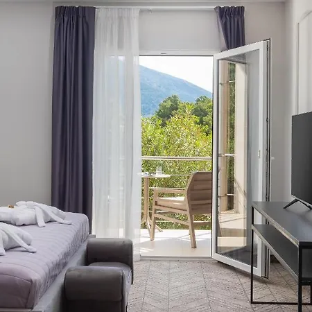 Zlatni Rat Hotel 4*