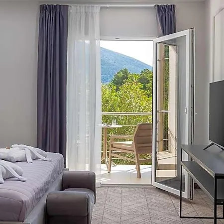 Hotel Zlatni Rat