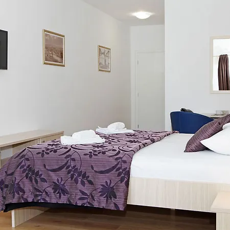 Hotel Zlatni Rat