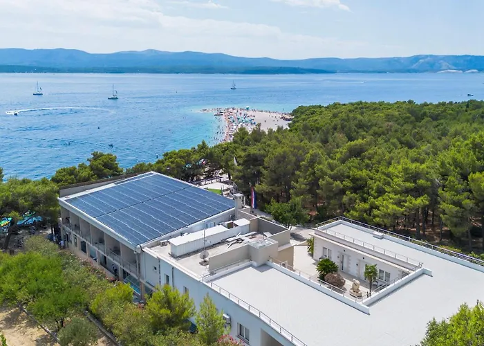 Hotel Zlatni Rat 4*