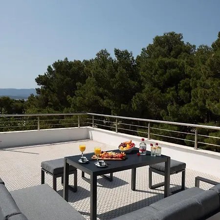 Hotel Zlatni Rat 4*